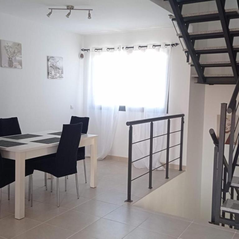 Triplex 8 ISLAS CALETA DE FUSTE - Three-Bedroom House - 12