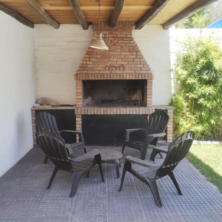 Casa residencial con pileta - Casa de 3 dormitorios - 18