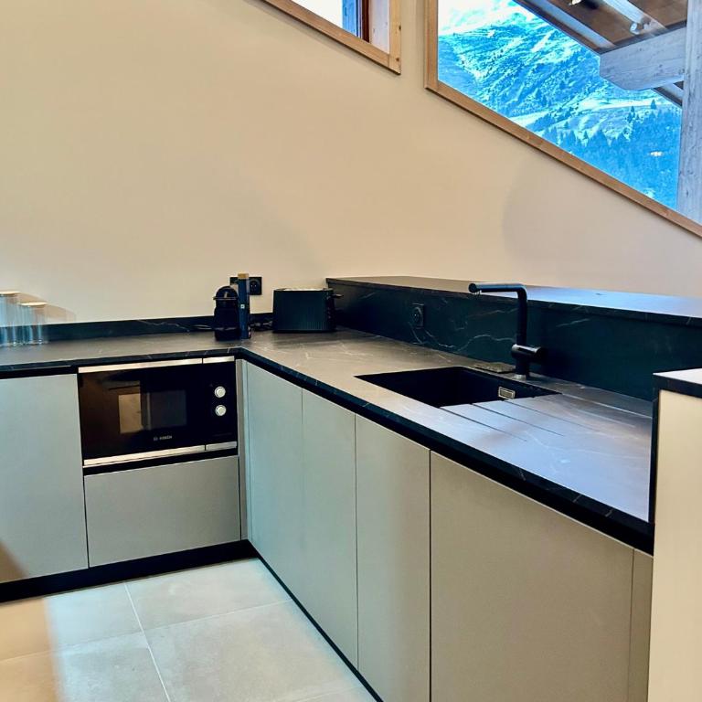Appartement neuf à Méribel, proche des pistes, balcon, service concierge inclus! - FR-1-613-103 - Apartamento - 6