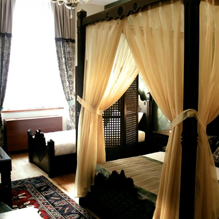 İsa Begov Hamam Hotel - Komfor Porodična Soba - 1