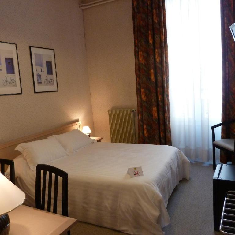 Midland Hôtel - Restaurant Le Derby's - Grande Chambre Double avec Douche - 3