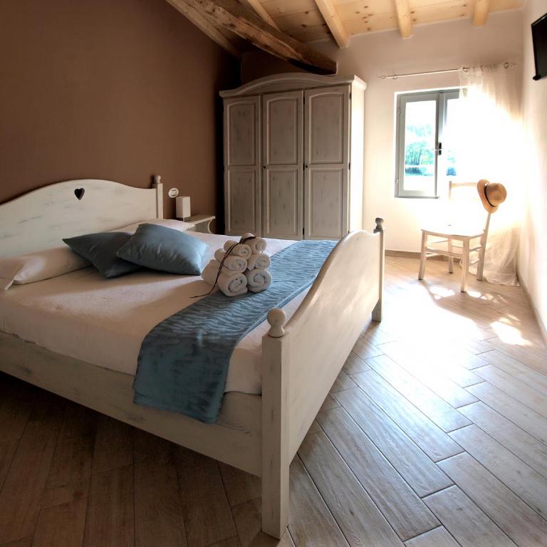 B&B Big Sur - Camera Tripla con Bagno Privato - 9
