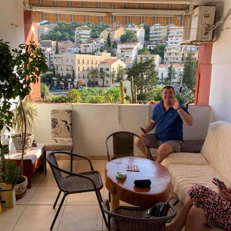 Budva apartman Centar - Three-Bedroom Apartment - 1