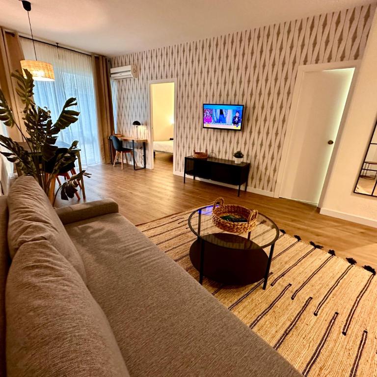 Far Home Gran Vía - Superior Triple Room - 1