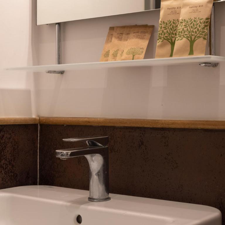 Pignatelli Guesthouse - Camera Doppia con Letti Singoli con Bagno Privato Esterno - 19