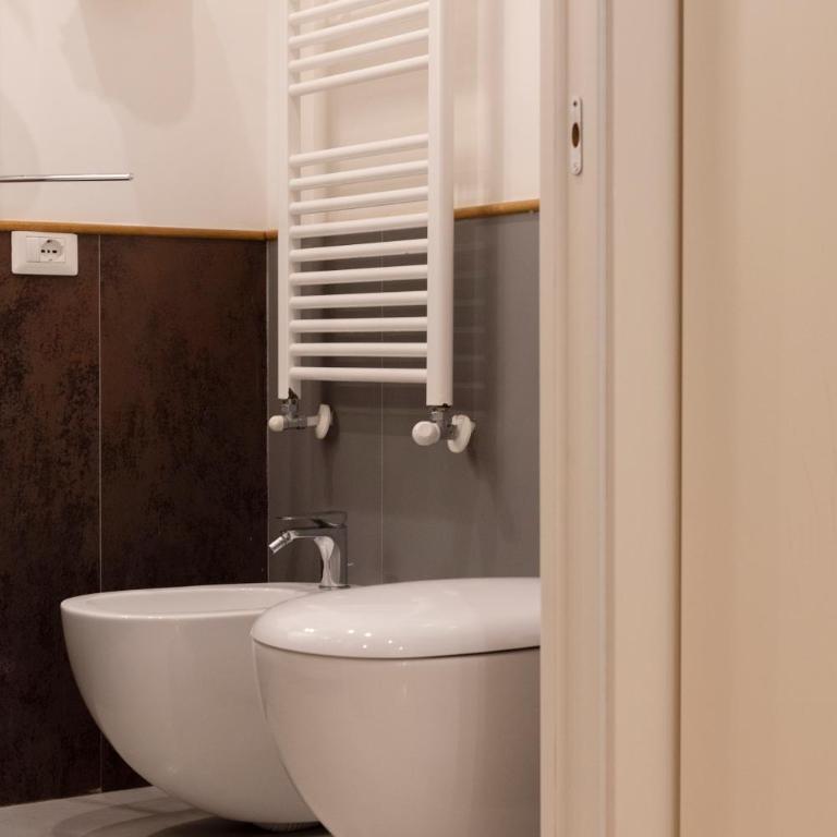 Pignatelli Guesthouse - Camera Doppia con Letti Singoli con Bagno Privato Esterno - 1