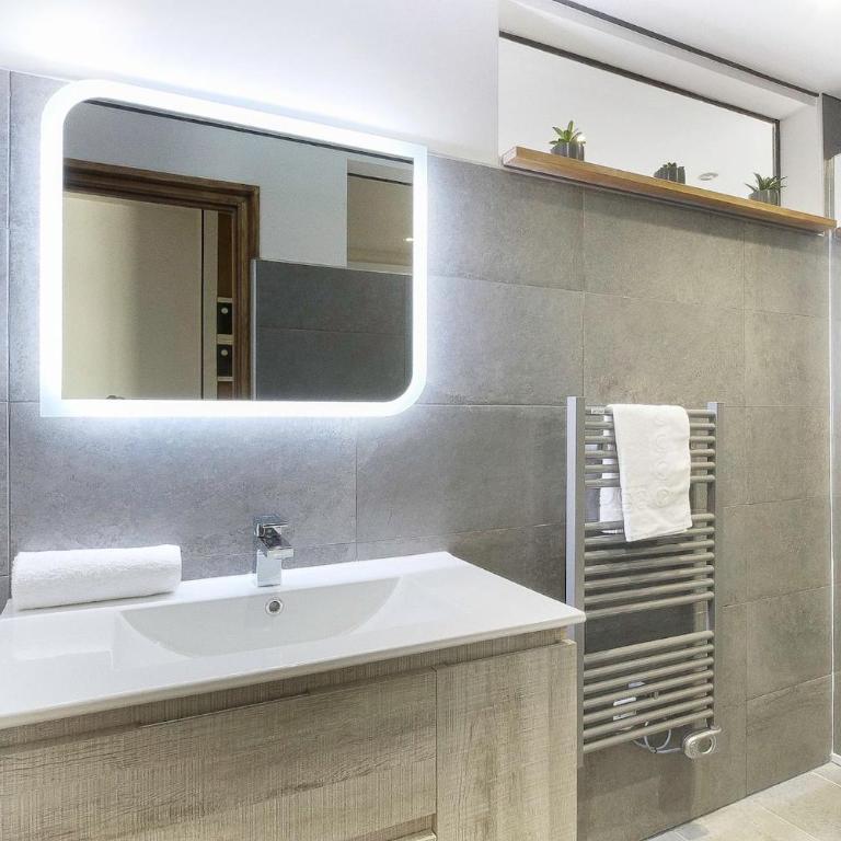 Bellevarde Apt - Newly Renovated - Central - Beside TMB start/end - Appartement 1 Chambre - 6
