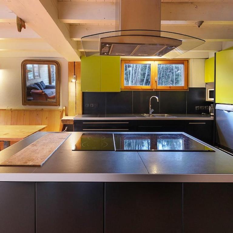 Chalet of the 5 Chardons ski-in ski-out - Chalet - 10