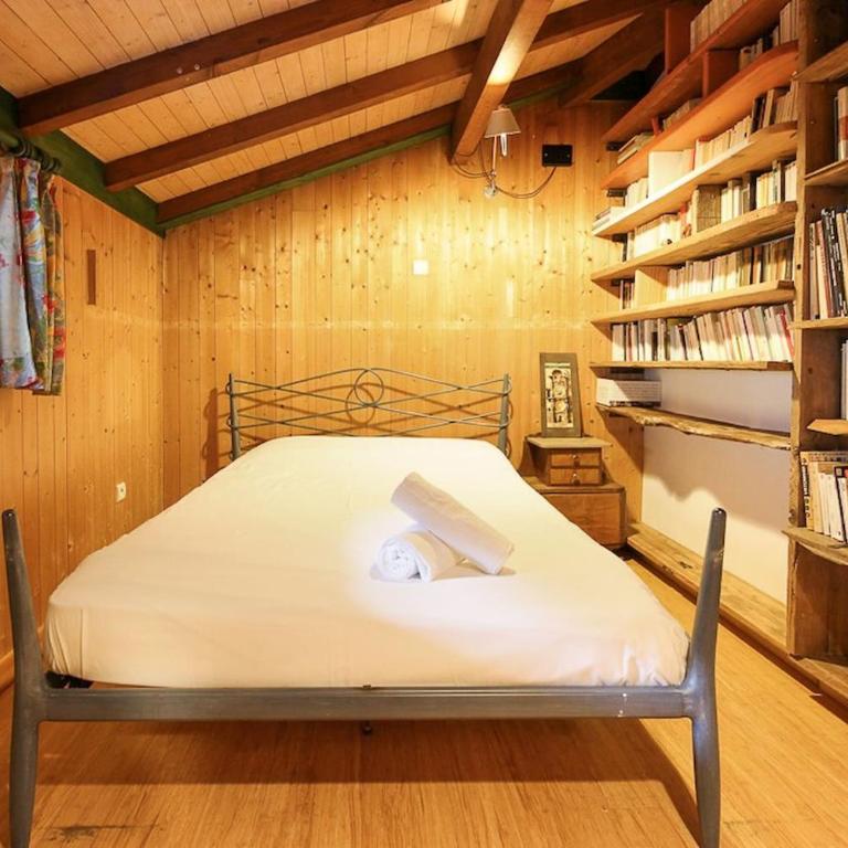 Chalet of the 5 Chardons ski-in ski-out - Chalet - 9