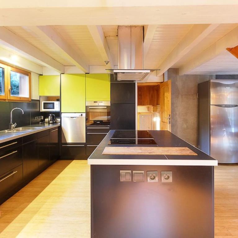 Chalet of the 5 Chardons ski-in ski-out - Chalet - 4