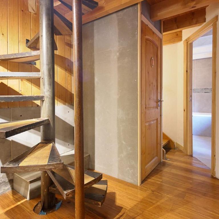 Chalet of the 5 Chardons ski-in ski-out - Chalet - 25