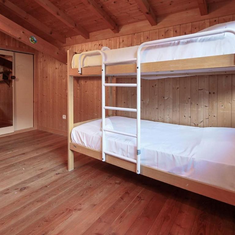 Chalet of the 5 Chardons ski-in ski-out - Chalet - 32