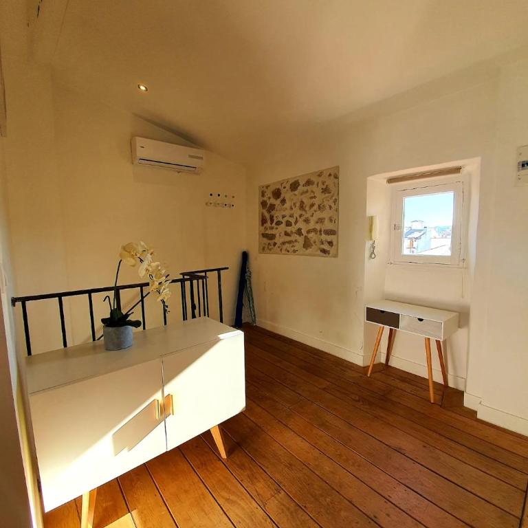 Freshly tastefully renovated apartments in heart of old Antibes - Appartement 1 Chambre - 8