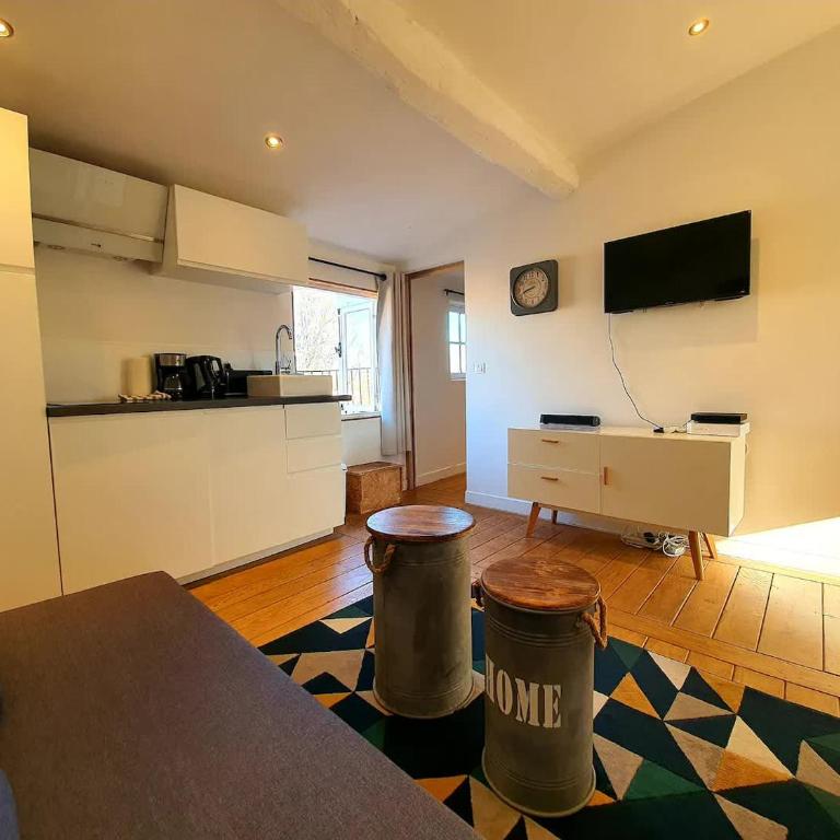 Freshly tastefully renovated apartments in heart of old Antibes - Appartement 1 Chambre - 9