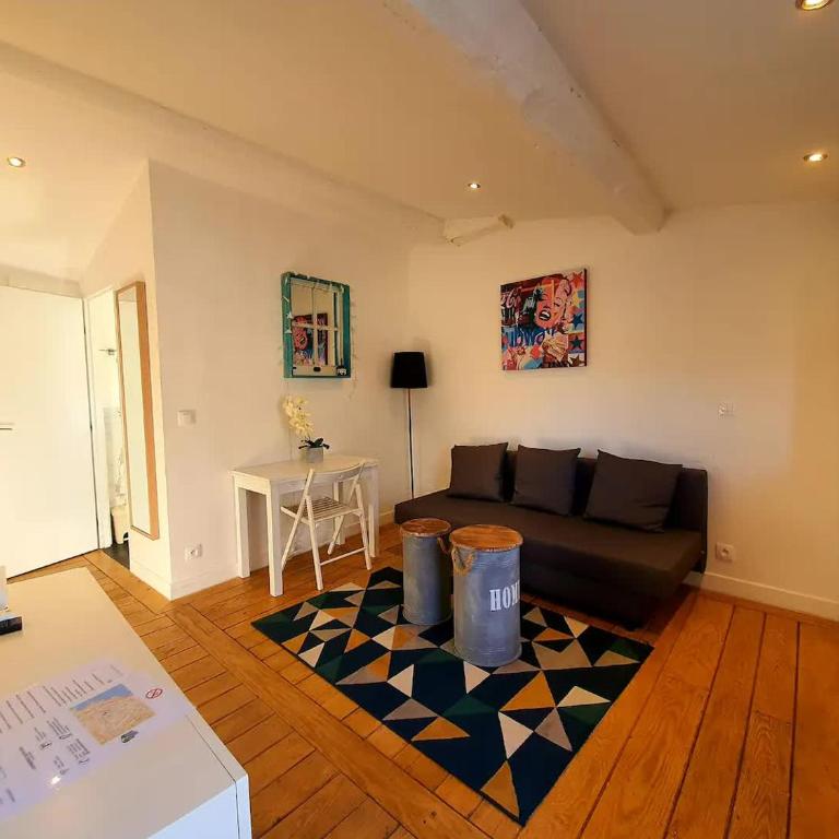 Freshly tastefully renovated apartments in heart of old Antibes - Appartement 1 Chambre - 10