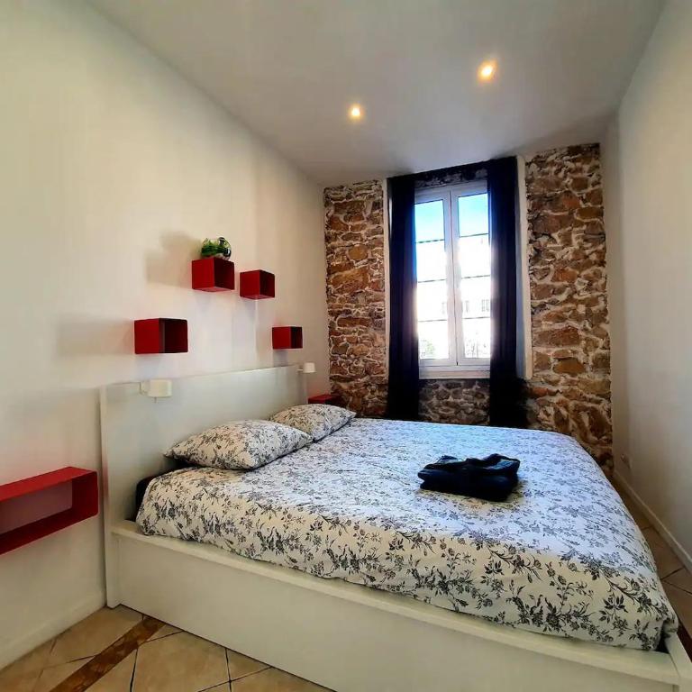 Freshly tastefully renovated apartments in heart of old Antibes - Appartement 1 Chambre - 3