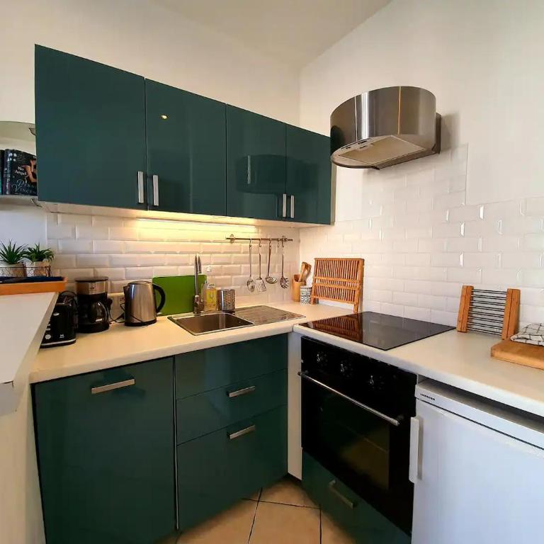 Freshly tastefully renovated apartments in heart of old Antibes - Appartement 1 Chambre - 2