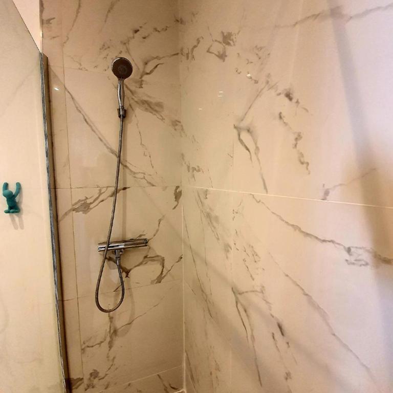 Freshly tastefully renovated apartments in heart of old Antibes - Appartement 1 Chambre - 7