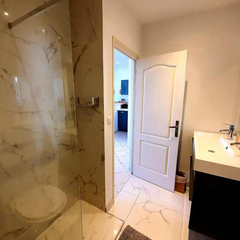 Freshly tastefully renovated apartments in heart of old Antibes - Appartement 1 Chambre - 8