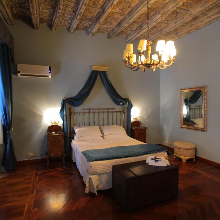 Antica Palermo R&B - Camera Tripla con Bagno Privato Esterno - 5