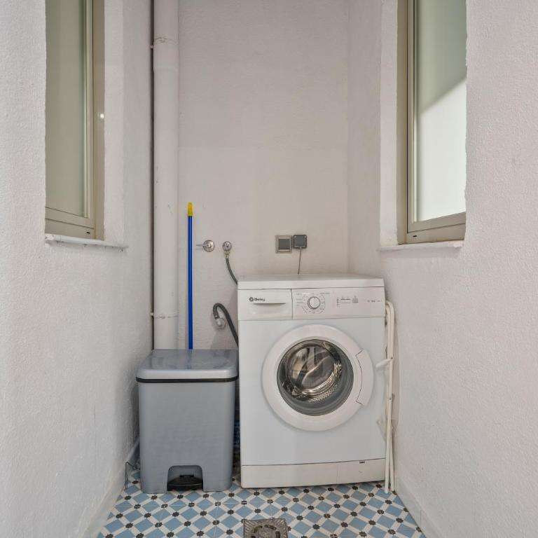 BcnStop Sant Pau Suites - Three-Bedroom Apartment - 21