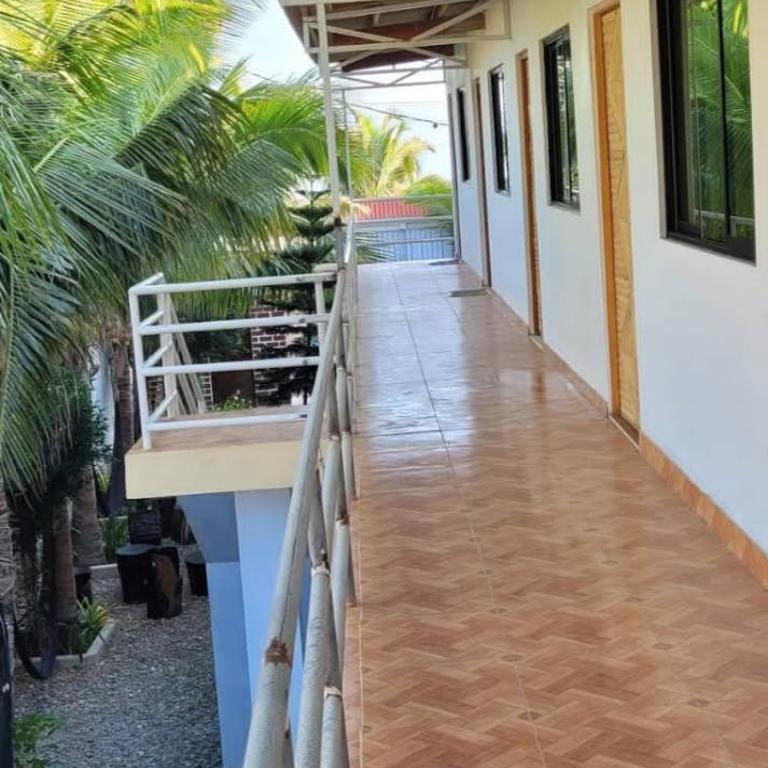 Dylan Beach - Family Room - 4