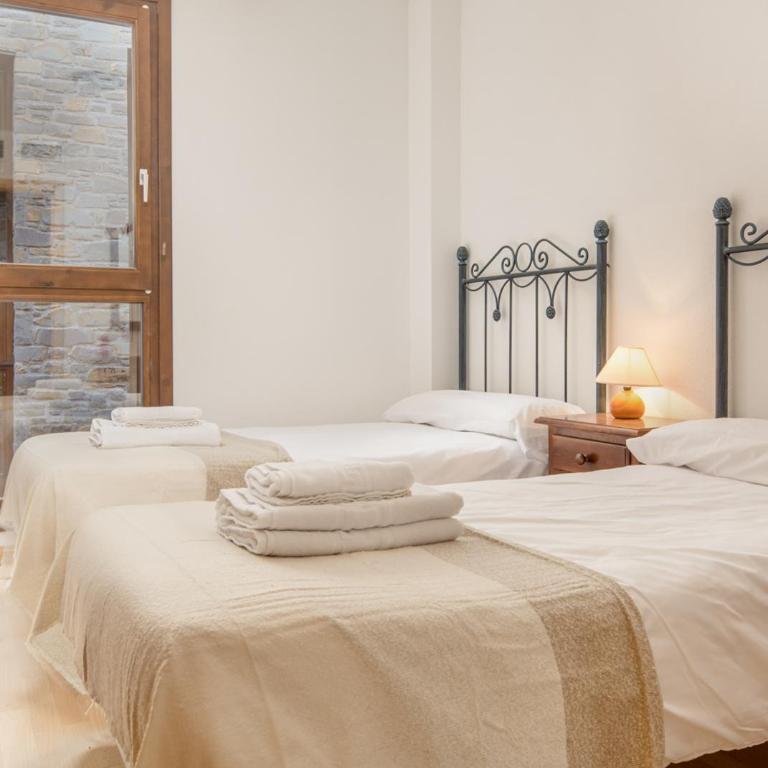Alojamiento Sebastian II Biescas - Three-Bedroom Apartment - 13