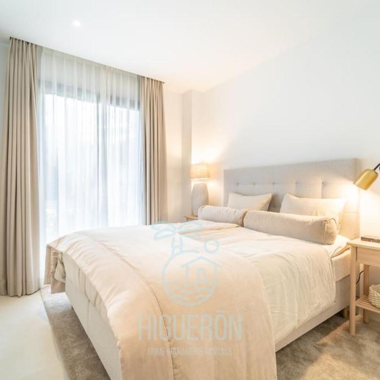 HigueronRentals Chloe by the sea - Three-Bedroom Apartment - 16