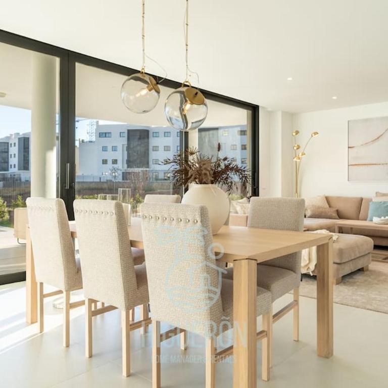 HigueronRentals Chloe by the sea - Three-Bedroom Apartment - 26
