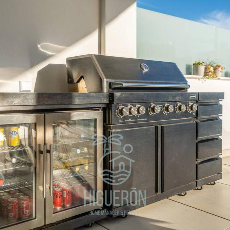 HigueronRentals Chloe by the sea - Three-Bedroom Apartment - 29