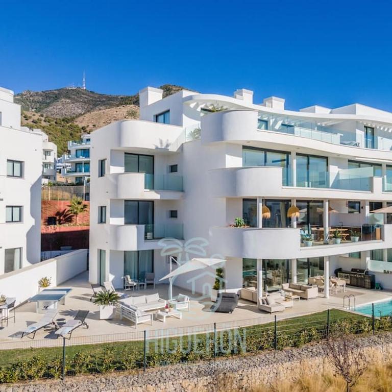 HigueronRentals Chloe by the sea - Three-Bedroom Apartment - 39