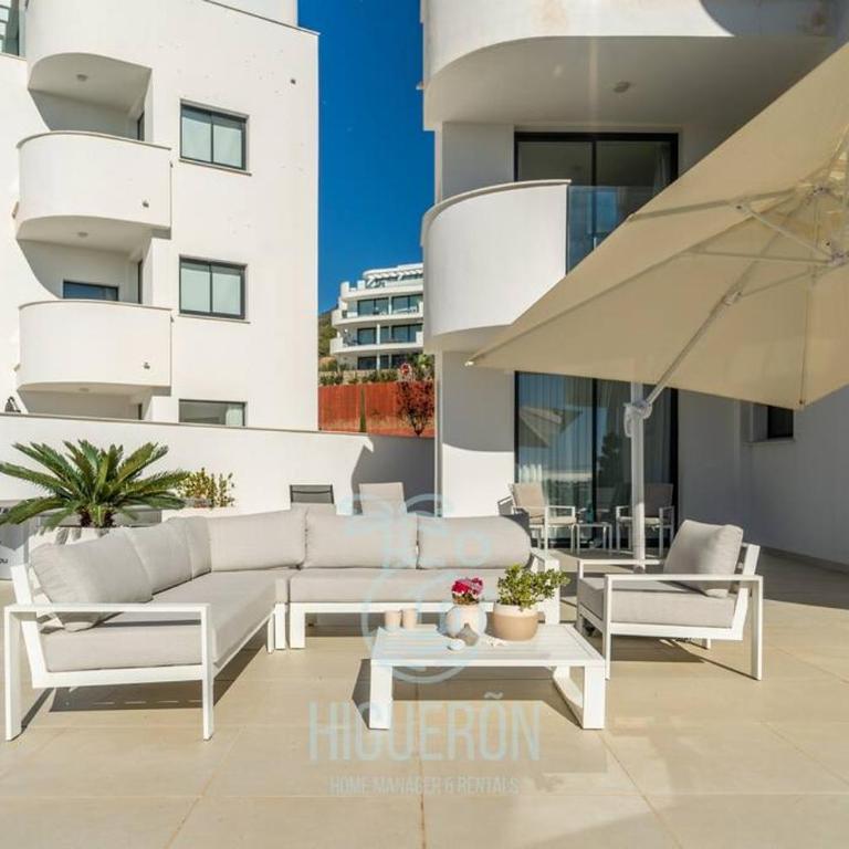 HigueronRentals Chloe by the sea - Three-Bedroom Apartment - 57