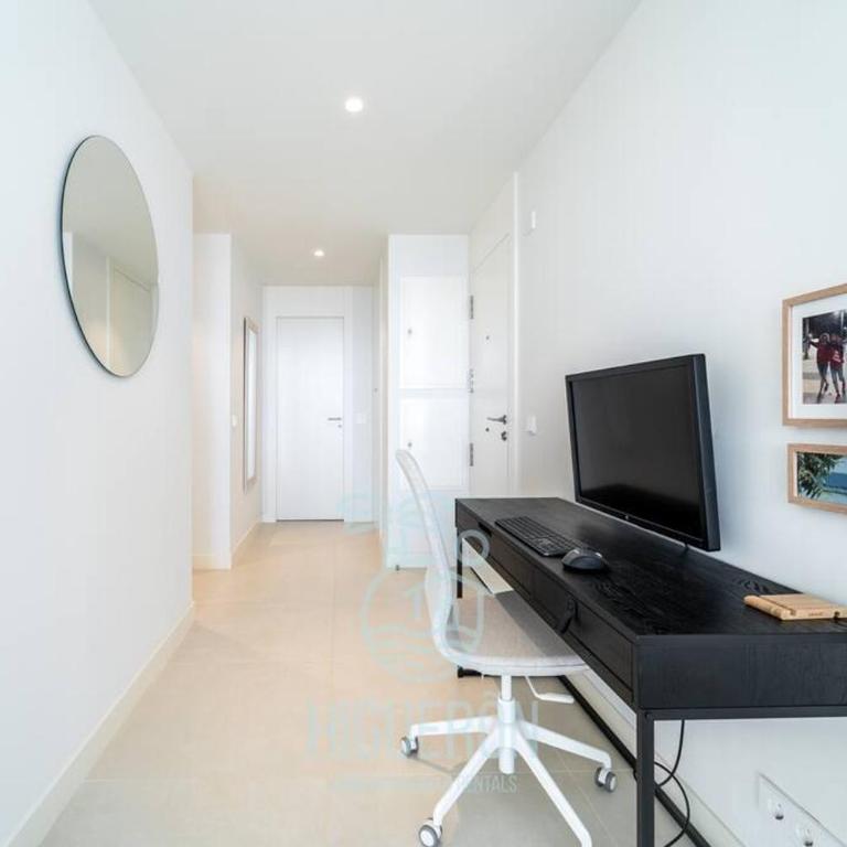 HigueronRentals Chloe by the sea - Three-Bedroom Apartment - 58