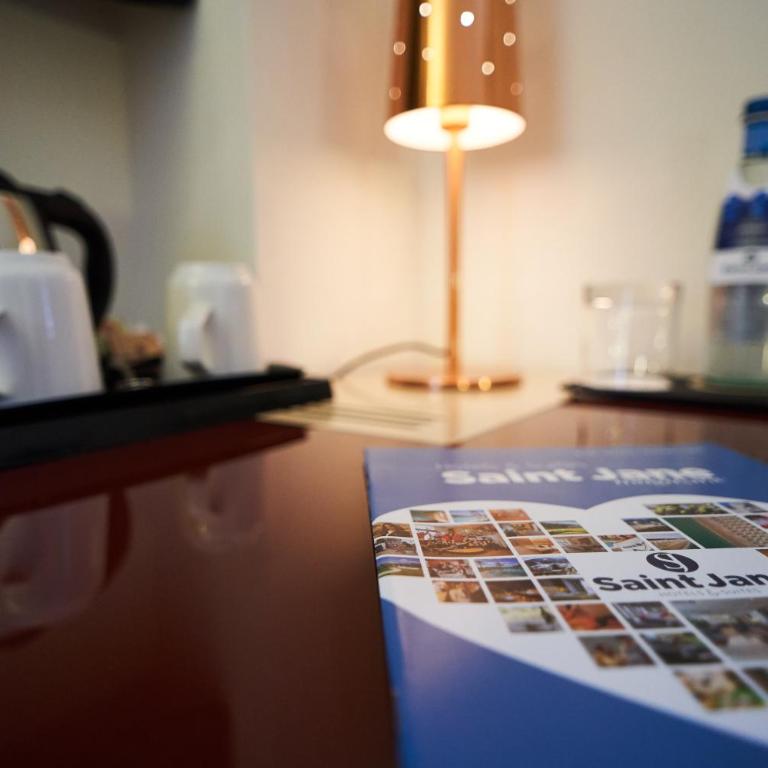 Hotel Centrale Best Western Signature Collection - Superior Queen Room with Whirlpool - Non-Smoking - 8