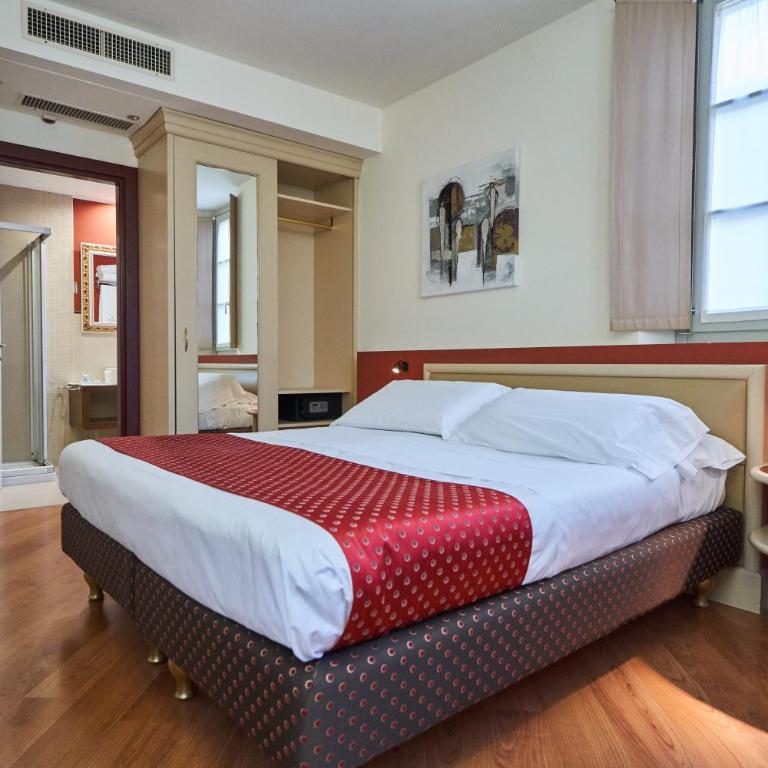 Hotel Centrale Best Western Signature Collection - Standard Queen Room - Non-Smoking - 6
