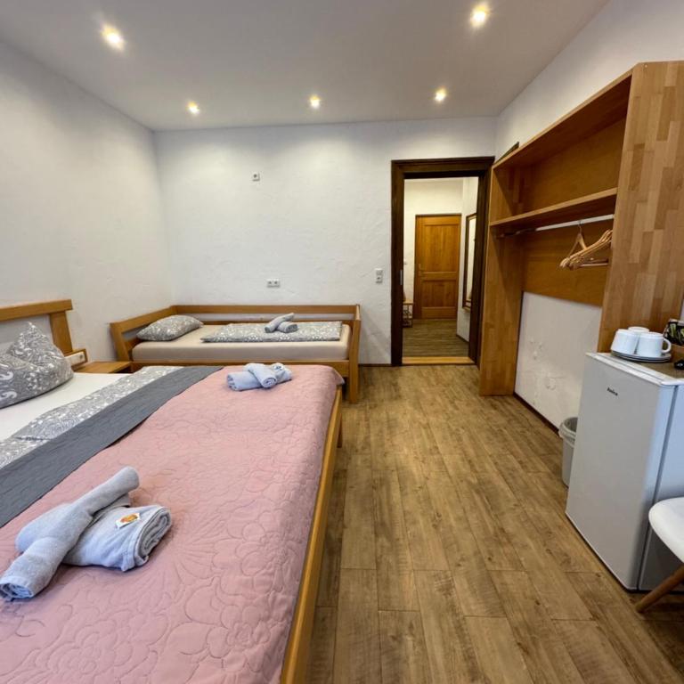 Ferienhaus Elisabeth - Standard Dreibettzimmer - 6