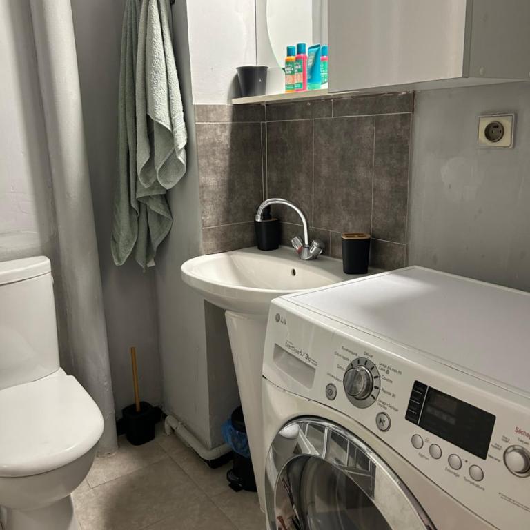 Studio lumineux avec balcon à proximité de la mer - Appartement avec Balcon - 15