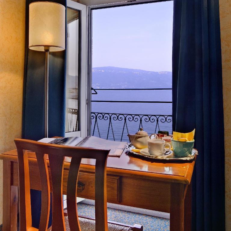 Hotel Garnì Riviera - Camera Doppia con Letti Singoli con Vista Lago - 1