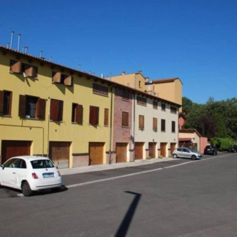 Appartamento Unico a Bologna con 3 Camere e Parcheggio Gratuito - Appartamentino su 2 Livelli - 10