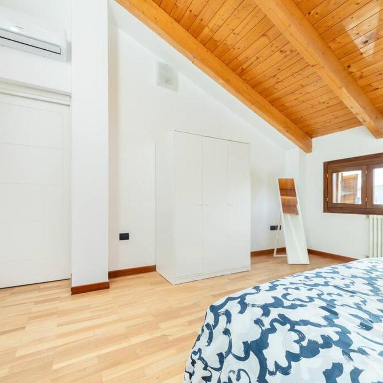 Appartamento Unico a Bologna con 3 Camere e Parcheggio Gratuito - Appartamentino su 2 Livelli - 14