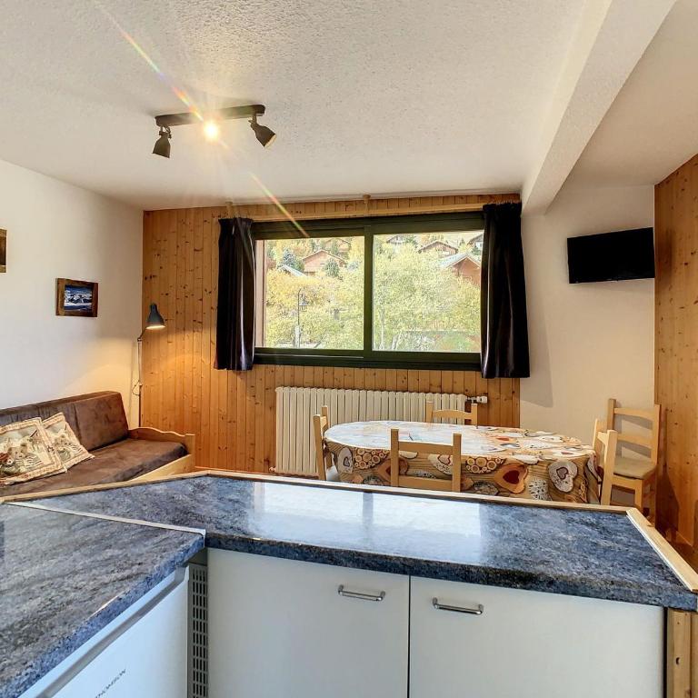 Studio lumineux 35m², 1 étoile, proche pistes, balcon, WiFi gratuit - FR-1-417-22 - Studio - 19