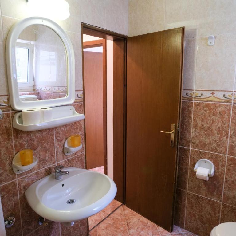 Villa Maxima Budva - Deluks Apartman sa 2 Spavaće Sobe - 4