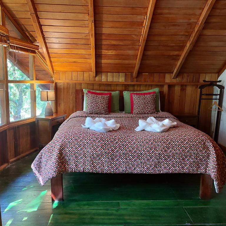 Mindo Garden Lodge and Wildlife Reserve - Habitación Doble con baño privado - 3