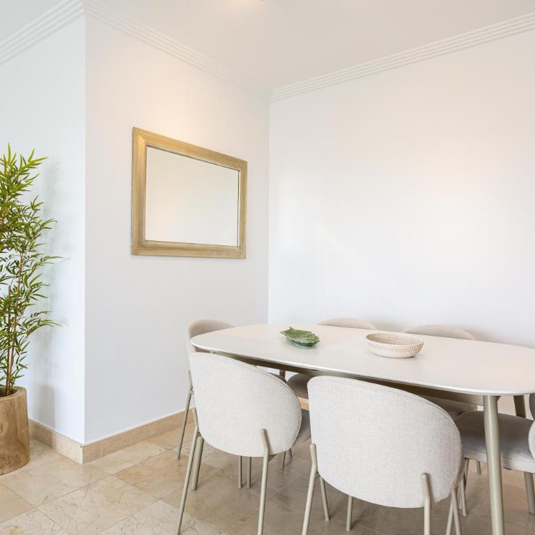 Mediterranean Swing - Acosta 8 Apartment - Two-Bedroom Apartment - 11