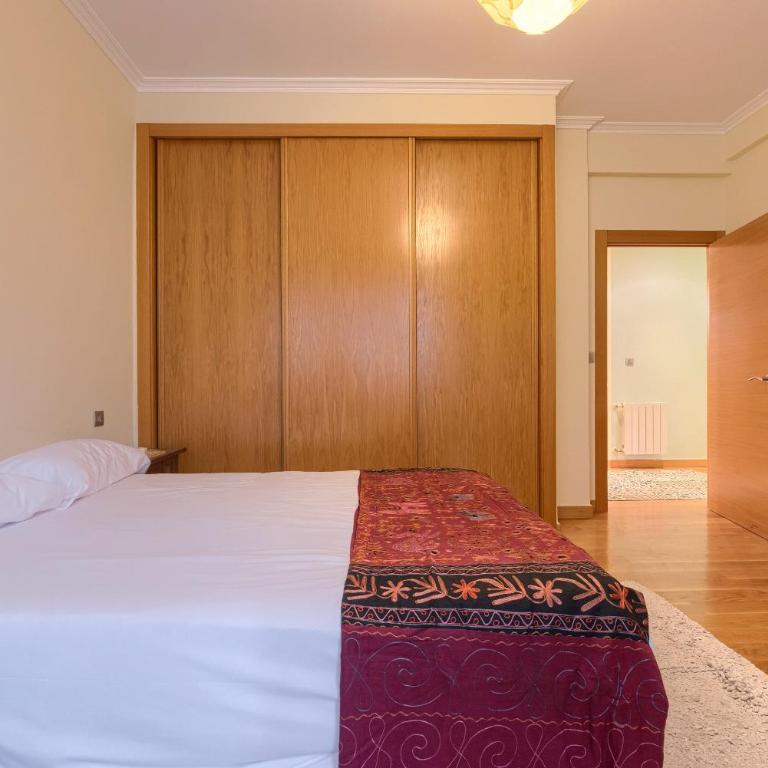 Encanto y Confort en Calle Epalza - Tu Familia en el Corazón de Bilbao - Four-Bedroom Apartment - 16