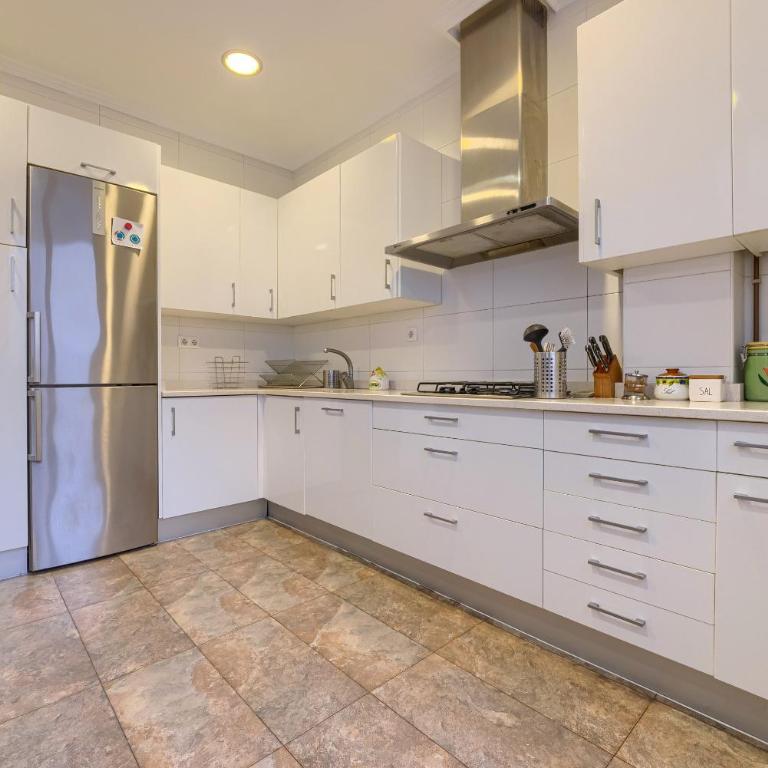 Encanto y Confort en Calle Epalza - Tu Familia en el Corazón de Bilbao - Four-Bedroom Apartment - 26