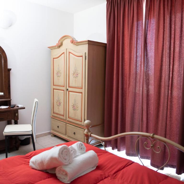 Carlo FiVe - Double Room with Private Bathroom - 1
