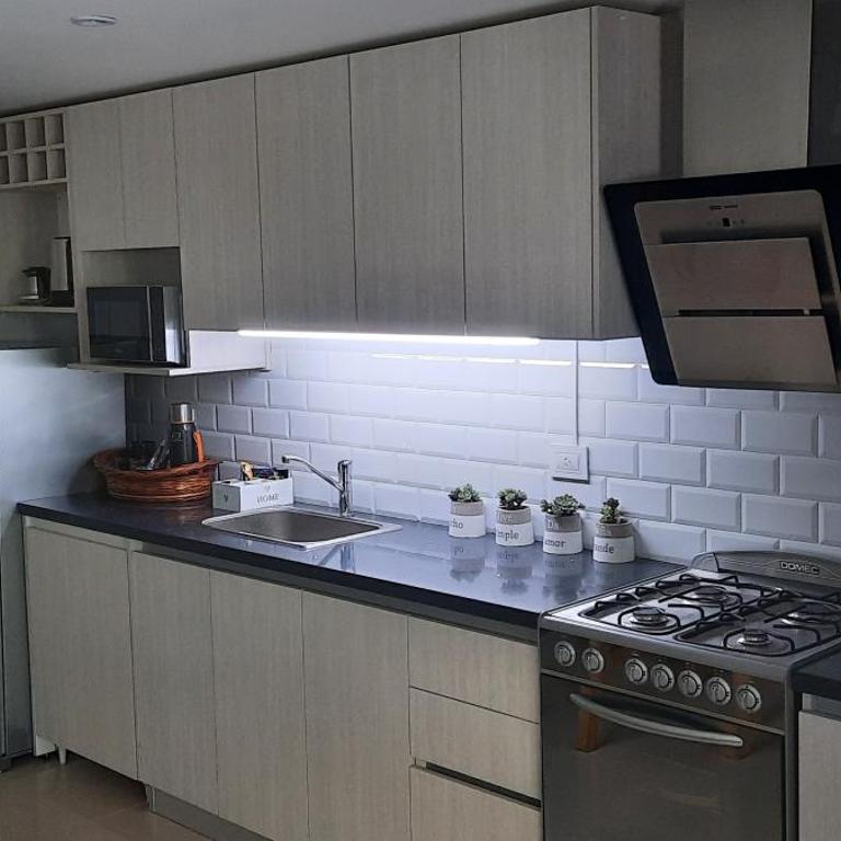 EXCELENTE departamento a estrenar con cochera en zona Plaza Mitre - Apartamento de 1 dormitorio - 2