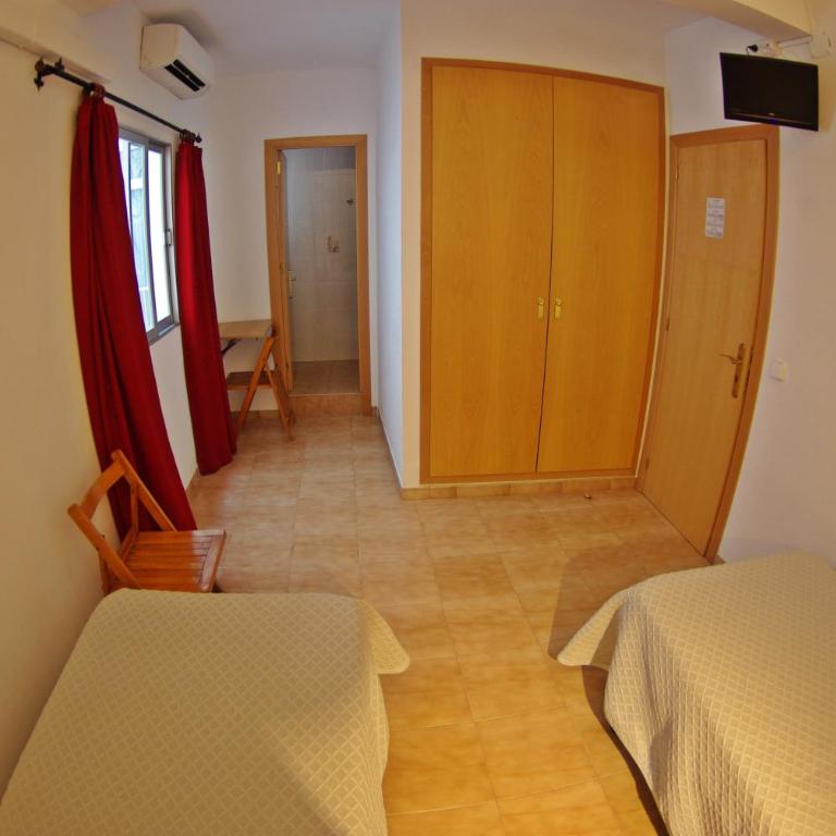 Hostal L'Alba - Habitación Doble Económica - 2 camas - 10