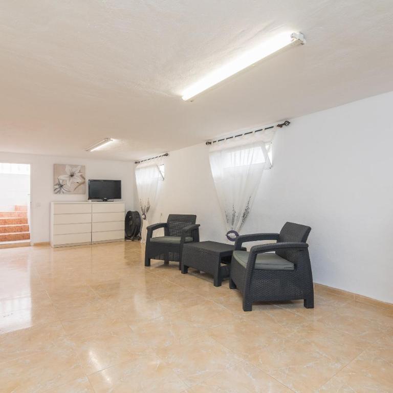 Casa Blanca la Villa Grande - SWIMMING POOL - JACUZZI XXL - BEACH 2,4km - AIRPORT 9 km - CENTER 0,8km - Villa - 33
